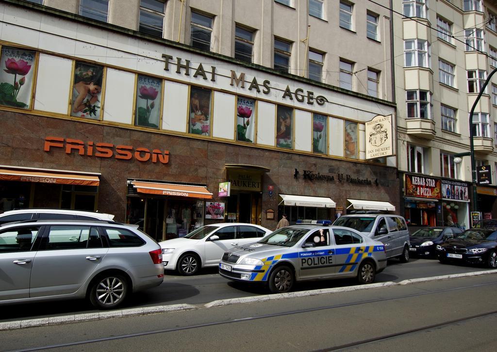 Onefam Old Town Vandrehjem Prag Eksteriør billede